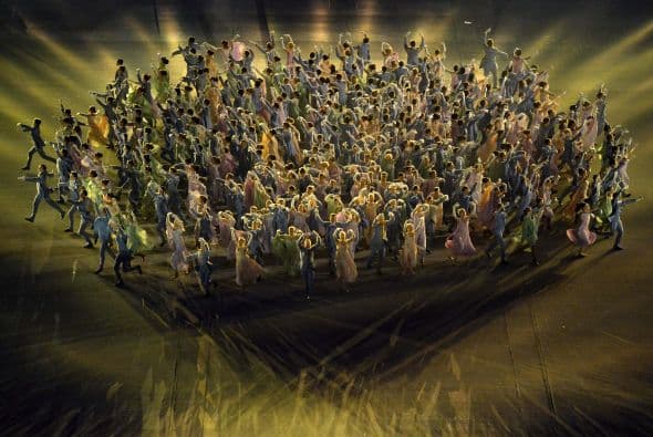 No podía faltar la representación de Tolstoi con la novela “La Guerra y la Paz”.