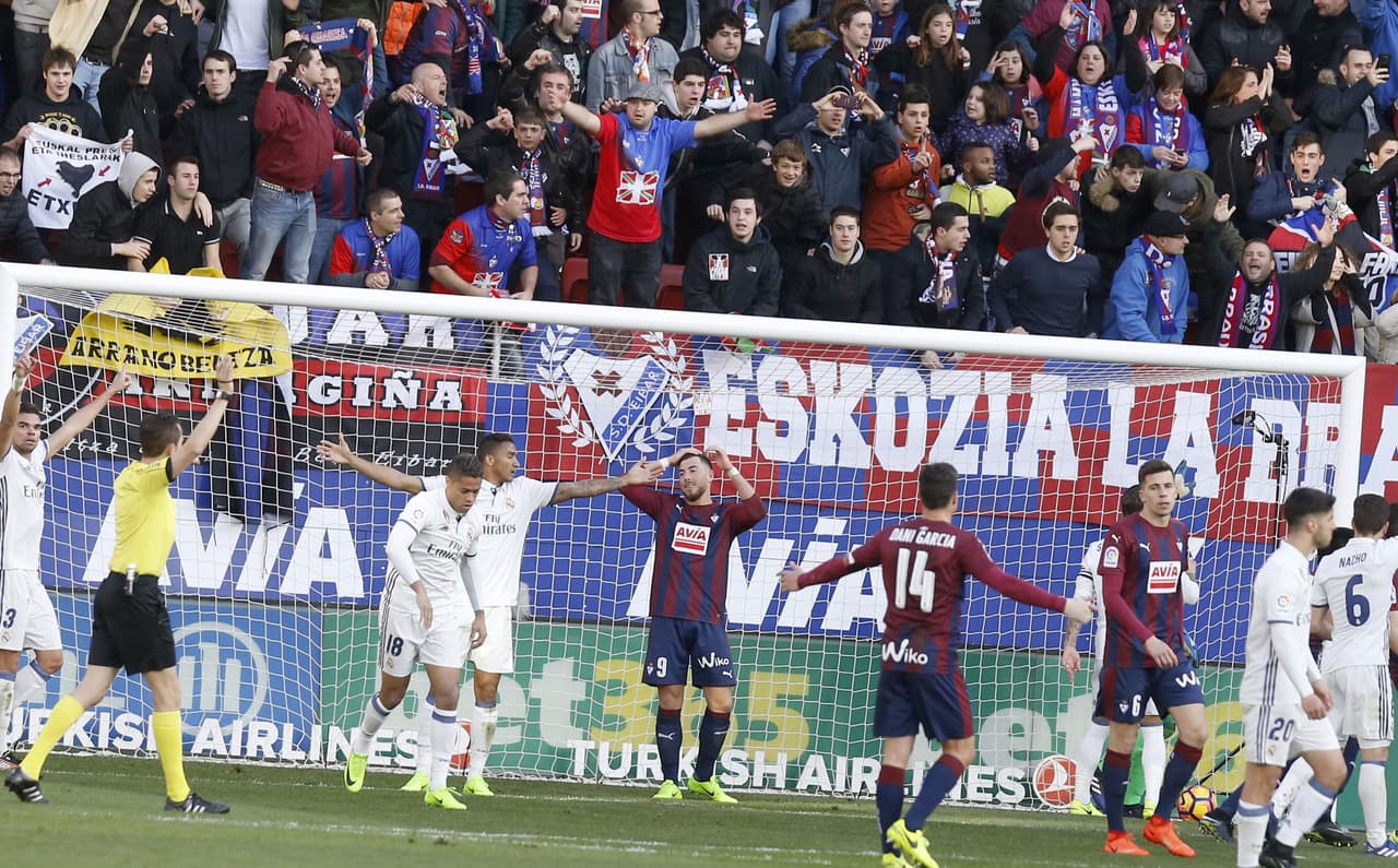 Eibar no le había ganado al Real Madrid ni en Primera División, ni en Copa del Rey, y continúan sin conseguirlo, en su octavo duelo. Eso sí, marcaron su primer gol al Real Madrid en Ipurúa en liga.