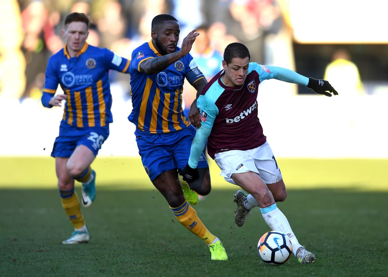 'Chicharito' no tuvo un sólo disparo a gol en los 70 minutos que estuvo dentro del campo de juego.