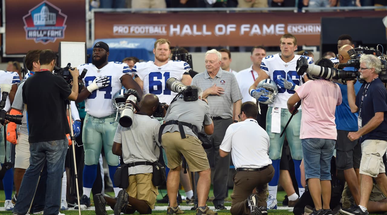 Los Dallas Cowboys y los Arizona Cardinals abrieron oficialmente esta noche la temporada de la NFL enfrentándose en el Partido del Salón de la Fama en el Tom Benson Stadium de Canton, Ohio en medio de un gran ambiente y los elegidos a ingresar en la Clase 2017.