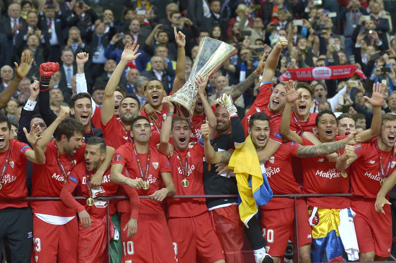 Por el contrario, el Sevilla, que accedió a la Liga de Campeones tras conquistar la Europa League del año pasado, regresó a la máxima competición continental con cierta mala fortuna en el sorteo al caer en el grupo más duro, el D, junto al Juventus italiano, el Manchester City inglés y el Borussia Mönchengladbach germano.