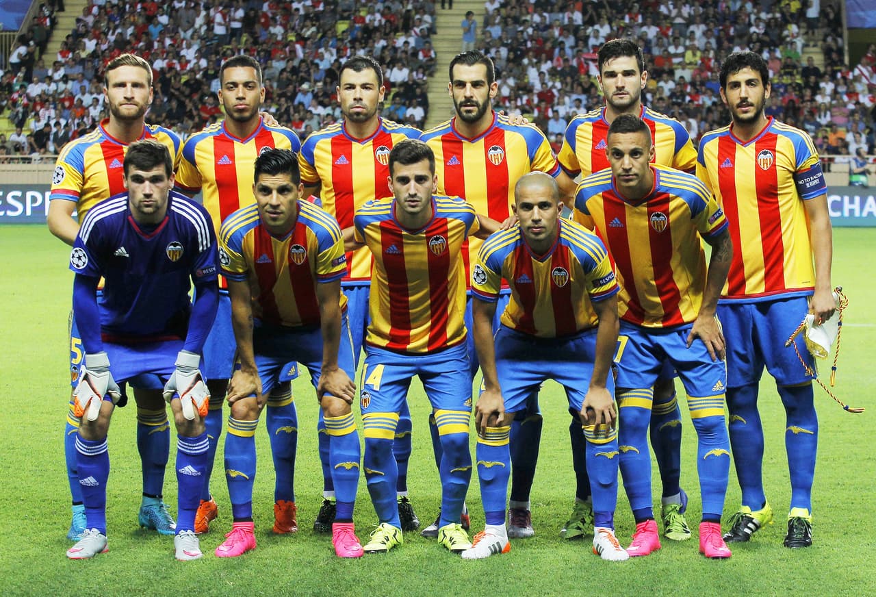 El Valencia, que como Sevilla vuelve al máximo escaparate continental, también puede mirar con optimismo el futuro. El cuadro de Nuno Espírito Santo se encontrará con el Zenit de San Petersburgo, el Lyon francés y el Gante belga, rivales que no son superiores al bloque de Mestalla, ansioso de protagonismo y crecido tras pasar con muchos apuros ante el Mónaco.