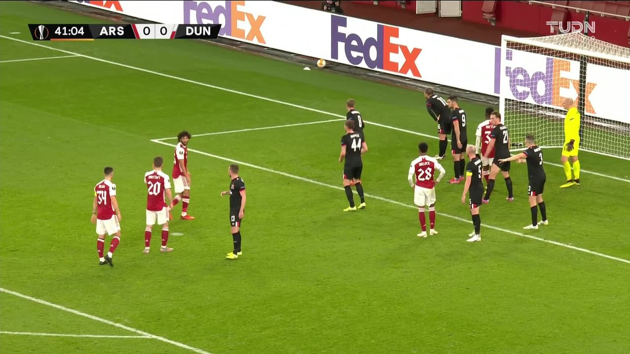 ¡GOOOL! Edward Nketiah anota para Arsenal.