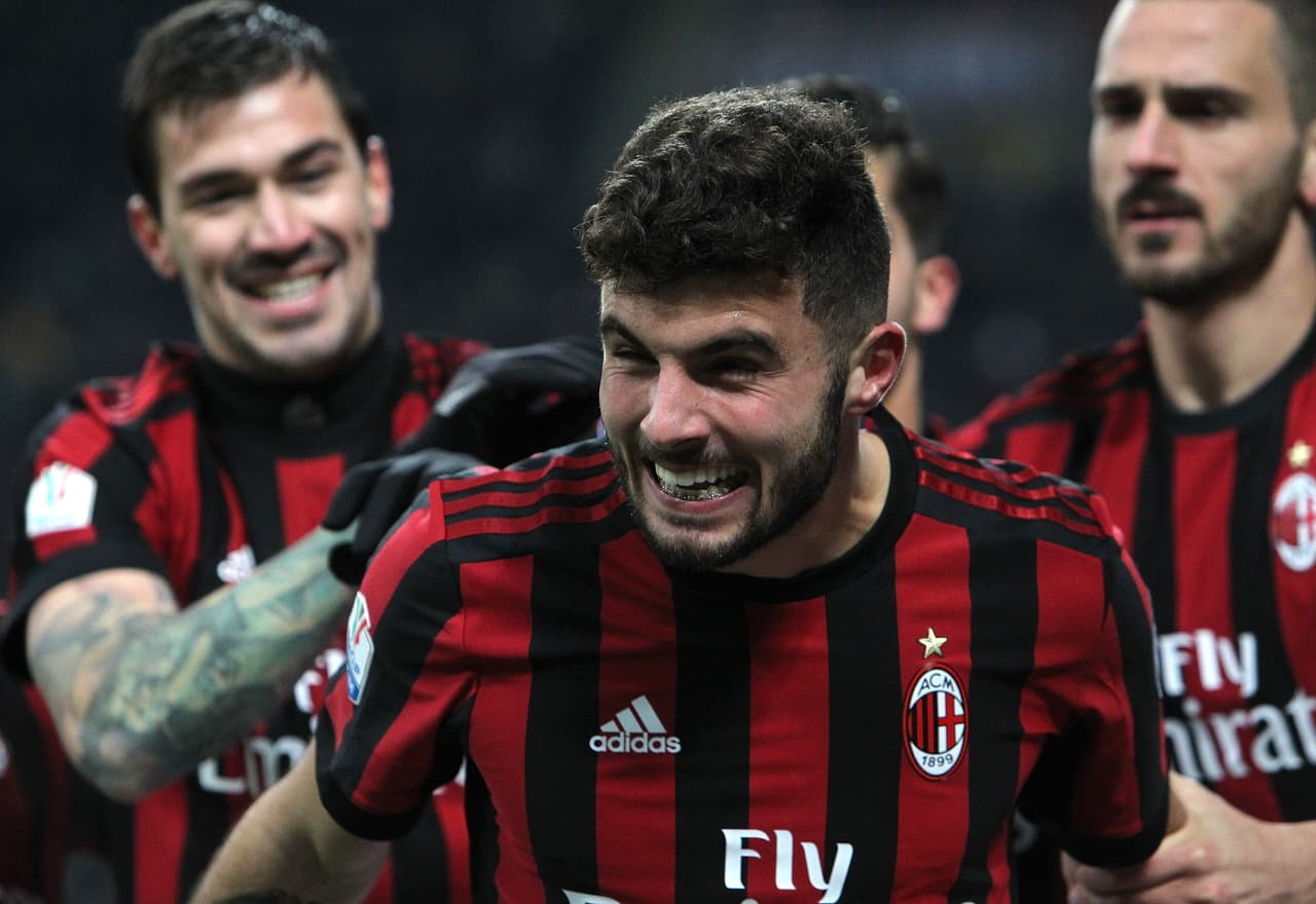 El delantero italiano Patrick Cutrone -20 años- ya se ganó un lugar en Milan de Italia, con el que busca ser protagonista.