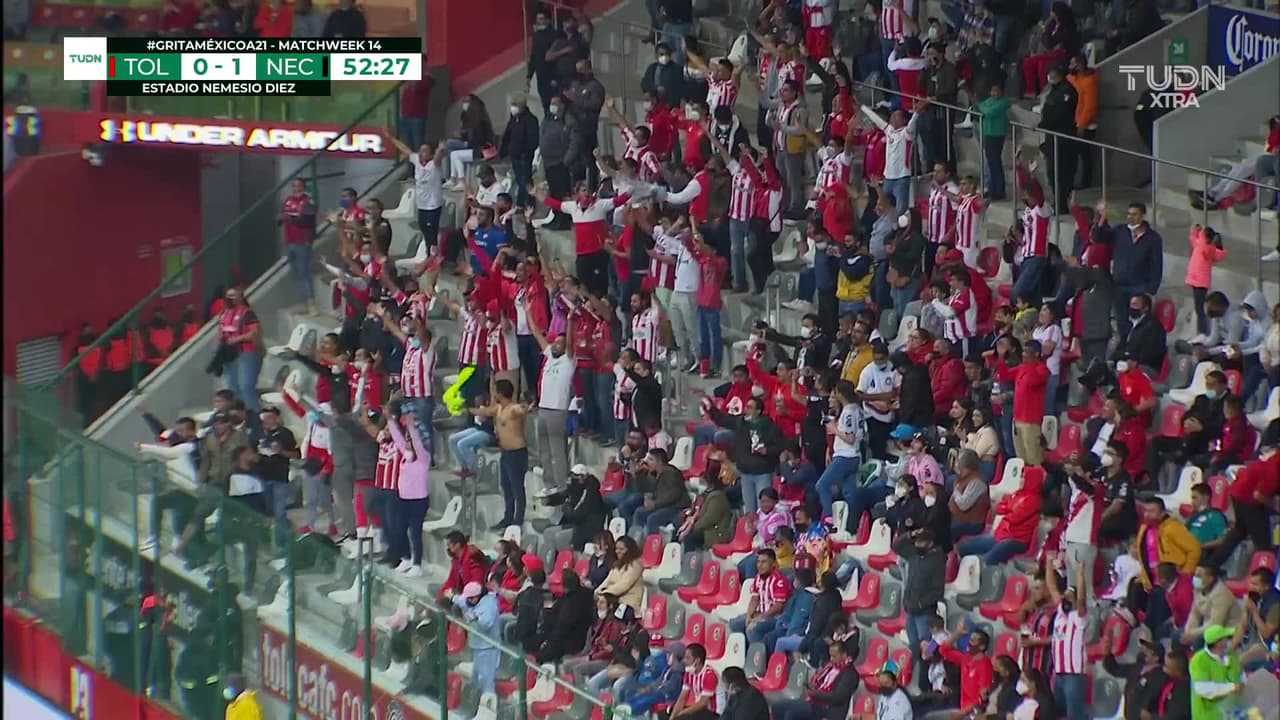 ¡GOL!  anota para Necaxa. Alejandro Zendejas