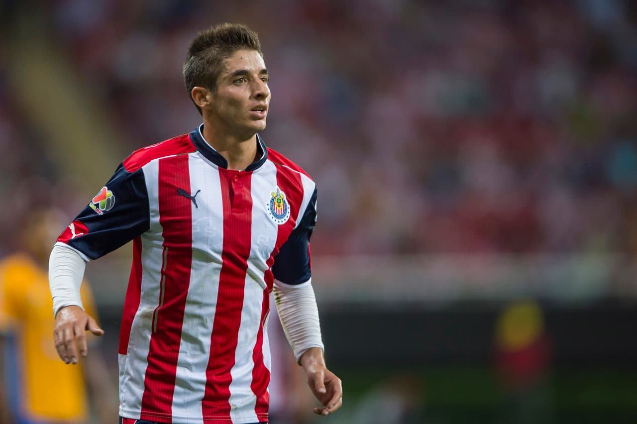 Action photo during the match Guadalajara vs Tigres UANL, Corresponding for Week 10 of the 2016 Apertura League BBVA Bancomer MX at the Chivas Stadium. Foto de accion durante el partido Guadalajara vs Tigres UANL, Correspondiente a la Jornada 10 del Torneo Apertura 2016 de la Liga BBVA Bancomer MX, en el Estadio Chivas, en la foto: Isaac Brizuela de Guadalajara 20/09/2016/MEXSPORT/Cristian de Marchena