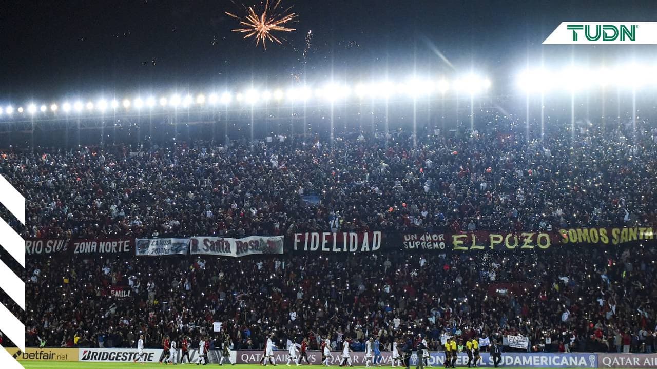 La afición de Colón se dio cita a una noche histórica.