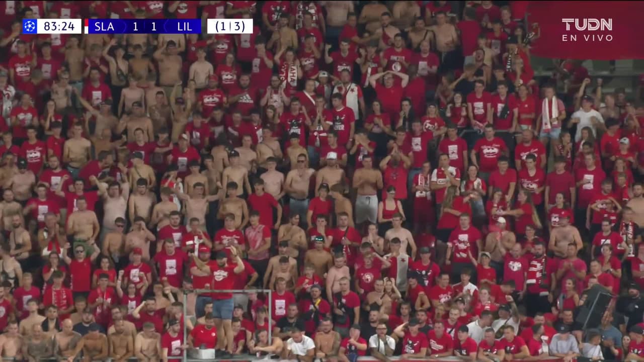 ¡GOL!  anota para Slavia Prague. Ivan Schranz