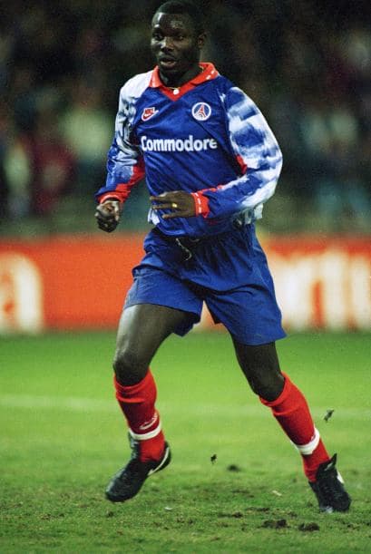 1995: George Weah se despidió del París Saint-Germain como campeón de goleó con siete tantos.