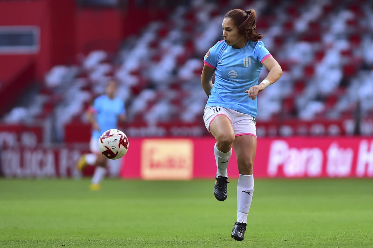 Con goles de Desiree Monsiváis, Rayadas venció, no sin sufrir al final 1-2 a las Diablitas del Toluca, en la Bombonera, Karla Saavedra descontó para las locales.