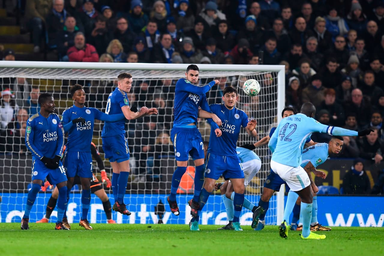 Así acabó el tiempo regular y el partido se fue al alargue, pese a que Yaya Touré estuvo cerca del gol del triunfo con este tiro libre en la última jugada.