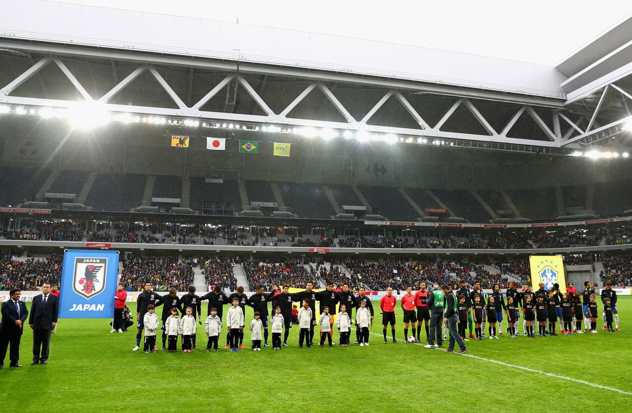 El Stade Pierre-Mauroy, de Lille, fue el escenario para este juego amistoso que contó con Neymar desde el arranque.