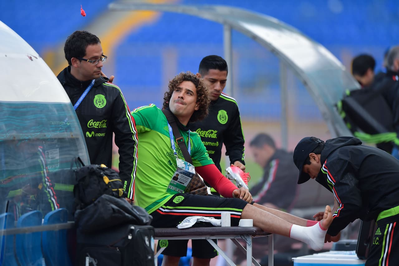 Aunque Talavera no estuvo mal, la titular del 'Tri' obliga a Osorio a utilizar a
<i>Memo </i>Ochoa, quien se jugó un enorme partido ante Portugal.