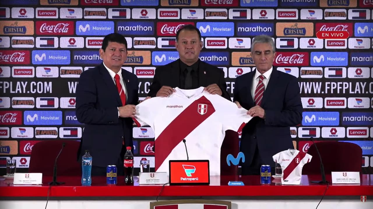 Presentan a Reynoso como DT de Perú y se dice fan del Cruz Azul