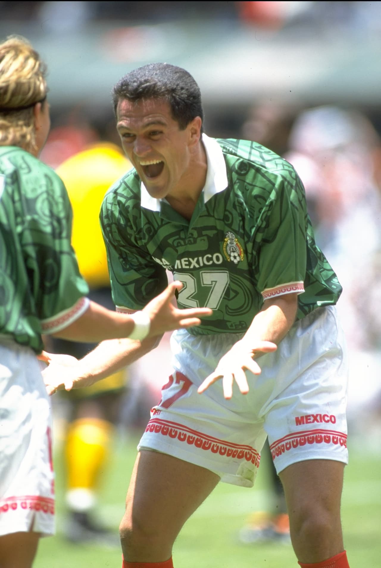 9. Carlos Hermosillo (México) - 15 goles en 18 partidos durante dos eliminatorias (1994, 1998).