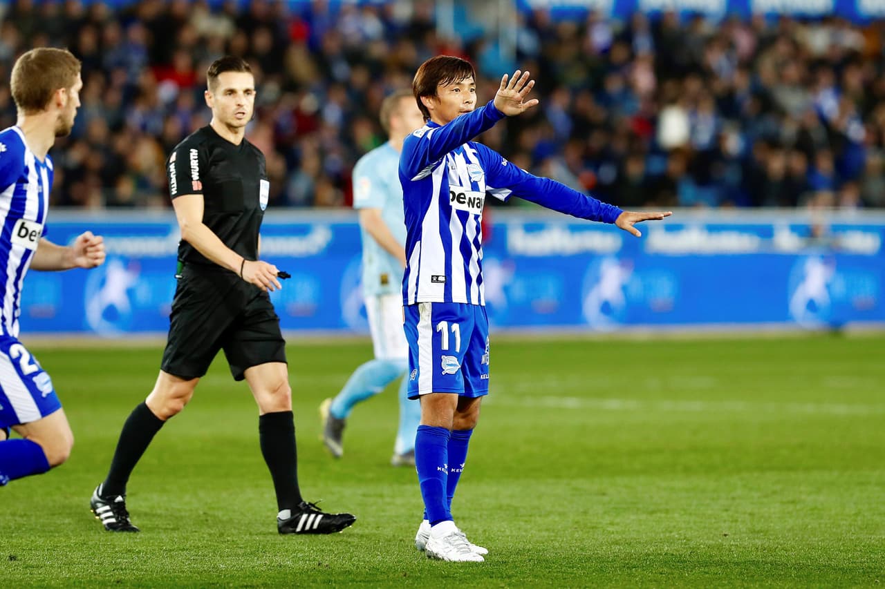 Por la jornada 25 de La Liga, el Deportivo Alavés y el Celta de Vigo igualaron por 0-0 en Mendizorroza en un partido en el que Néstor Araújo jugó todos los minutos. Ahora el equipo gallego suma 25 puntos, peleando por la permanencia, mientras que los vascos tienen 37.