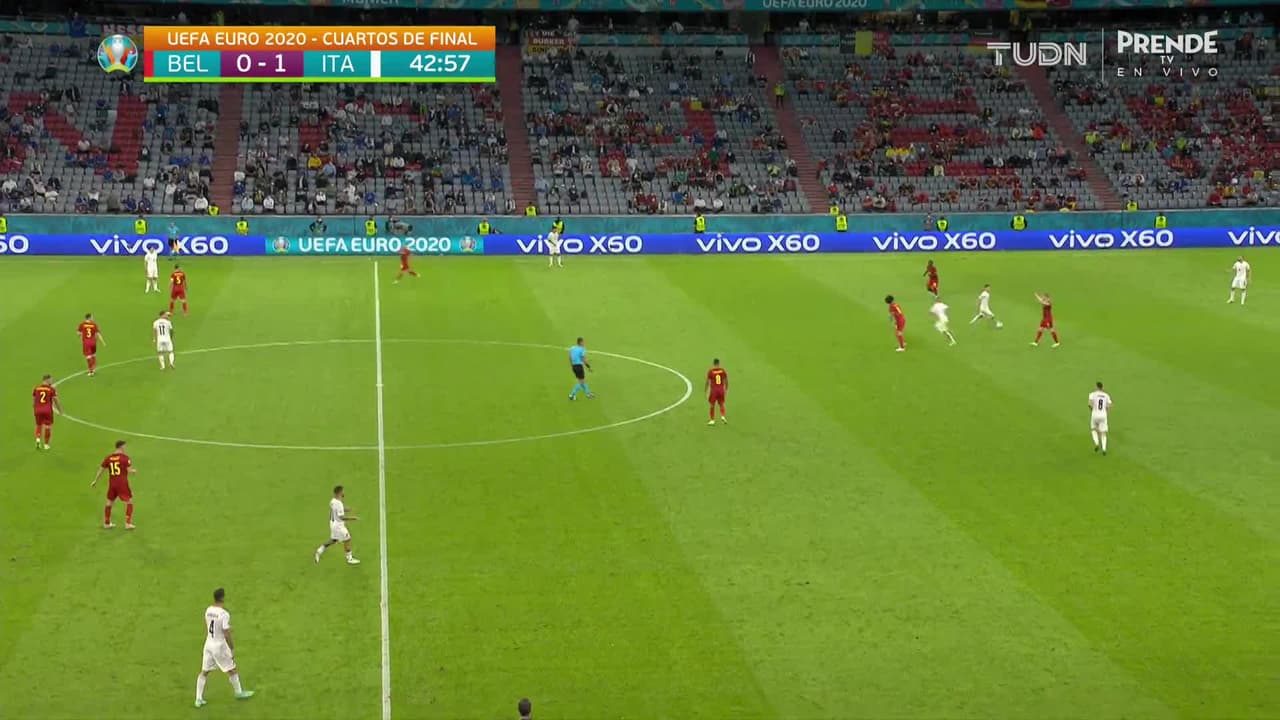 ¡GOL!  anota para Italia. Lorenzo Insigne