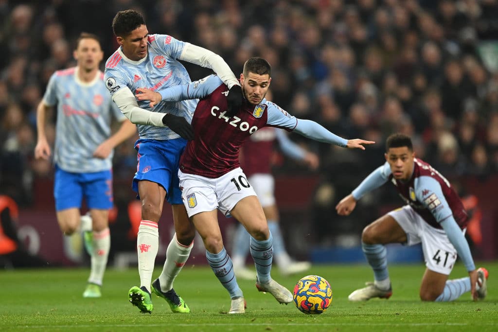 Aston Villa revive y empata 2-2 con el Manchester United, Norwich City sorprende y vence 2-1 al Everton y Newcastle y Watford repartieron los puntos tras el empate 1-1.