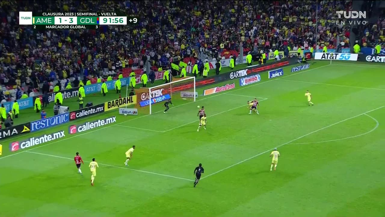 ¡TIRO ATAJADO! disparo por Daniel Ríos.