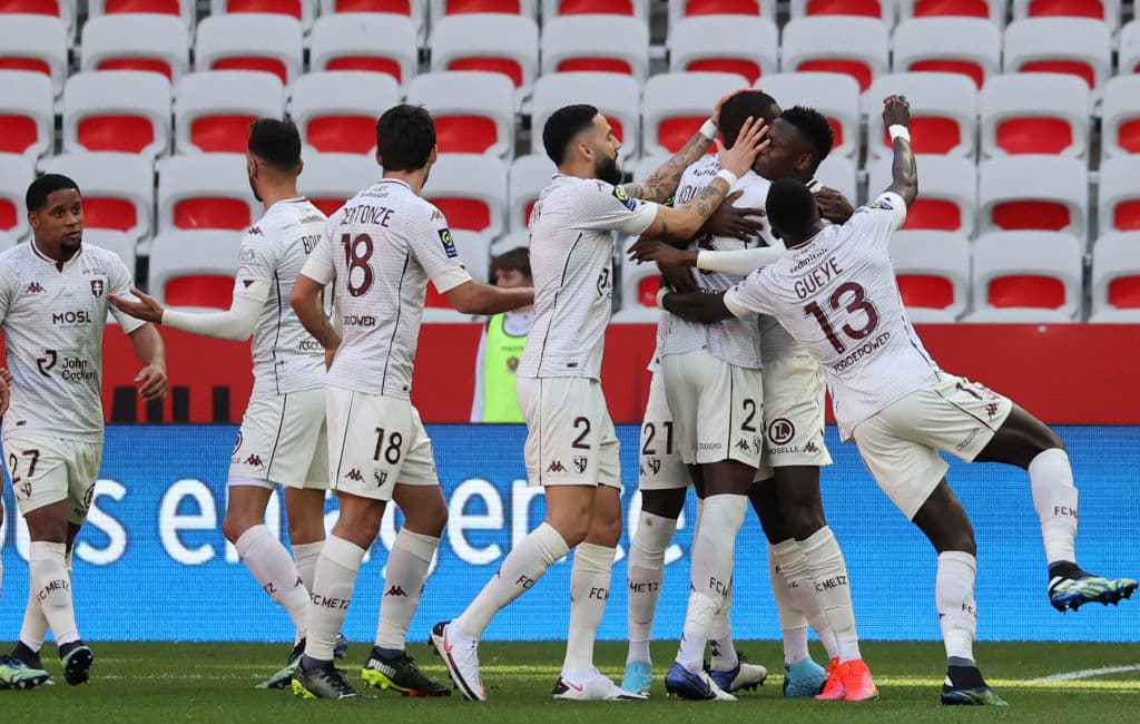 Metz se logra imponer de visita 1-2 al Niece y llegan a la sexta posición del torneo.