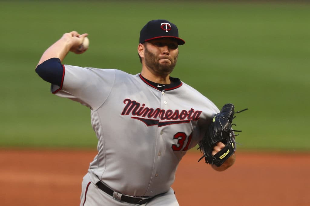 El abridor (RHP) Lance Lynn es transferido de los Twins a los New York Yankees. Minnesota recibe al 1B/OF Tyler Austin y a Luis Rijo (RHP).