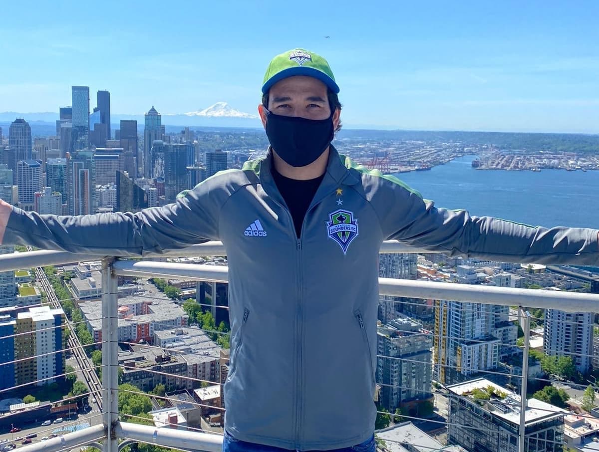 Nico Lodeiro homenajea desde las alturas a los trabajadores sanitarios
