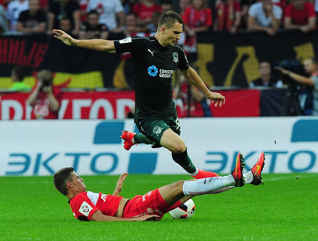 Artur Jedrzejczyk, del Legia Varsovia de Polonia, es también de los defensores goleadores del representativo rojiblanco. Es de los experimentados del equipo, con 35 llamados y 30 años.