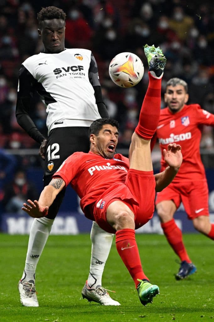 Los goles de Ángel Correa (90+1') y Mario Hermoso (90+3'), el Atlético de Madrid logra lo imposible y vencen 3-2 al Valenciatras haber arrancado el partido perdiendo 0-2.