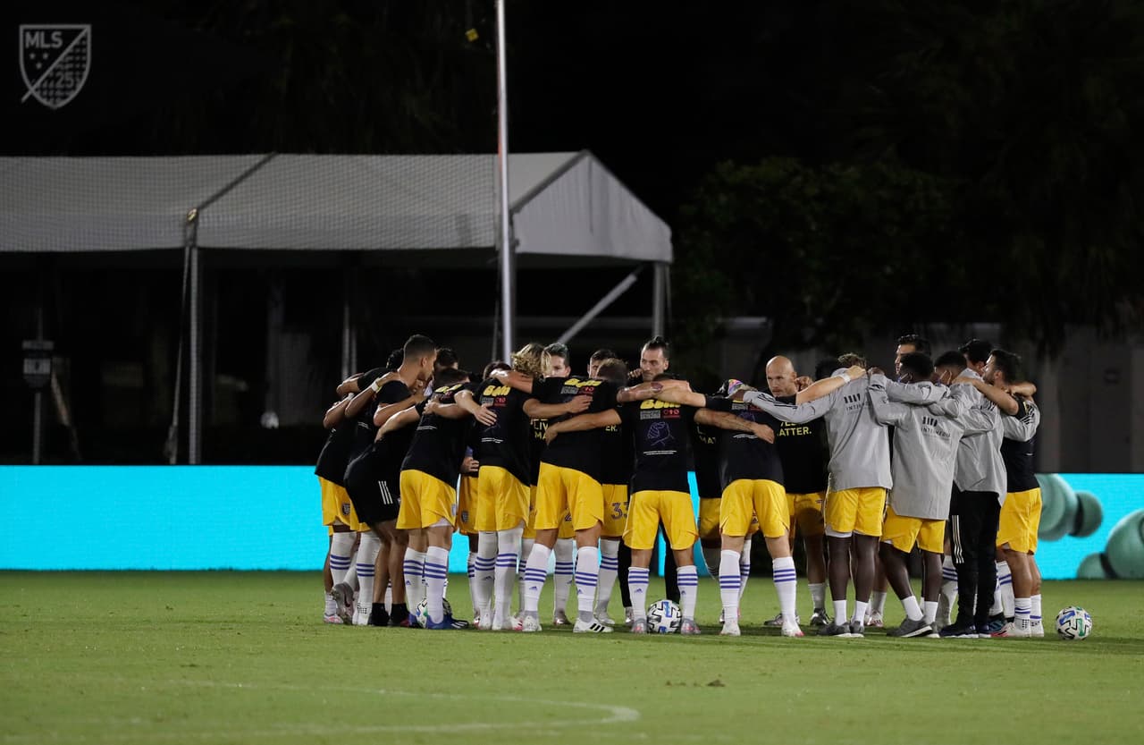 Con goles de Andy Rios, Chris Wondolowski, Shea Salinas y del mexicano Oswaldo Alanís, los San Jose Earthquakes vinen de atrás para derrotar a los Vancouver Whitecaps.