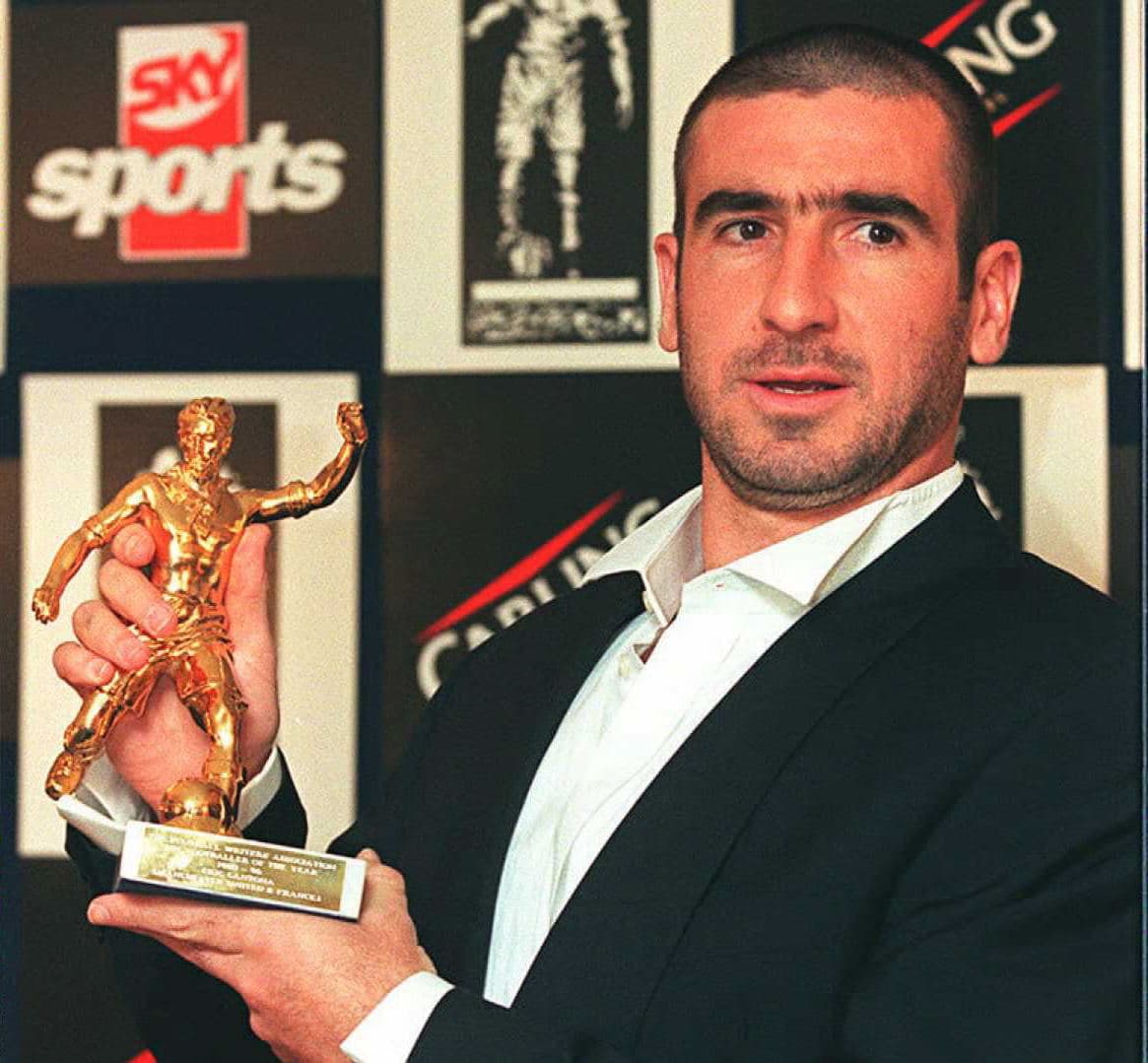 A manera individual, fue elegido Mejor Futbolista del Año en los años 1994 y 1996, además de integrar la lista del FIFA 100, publicada en el 2004.