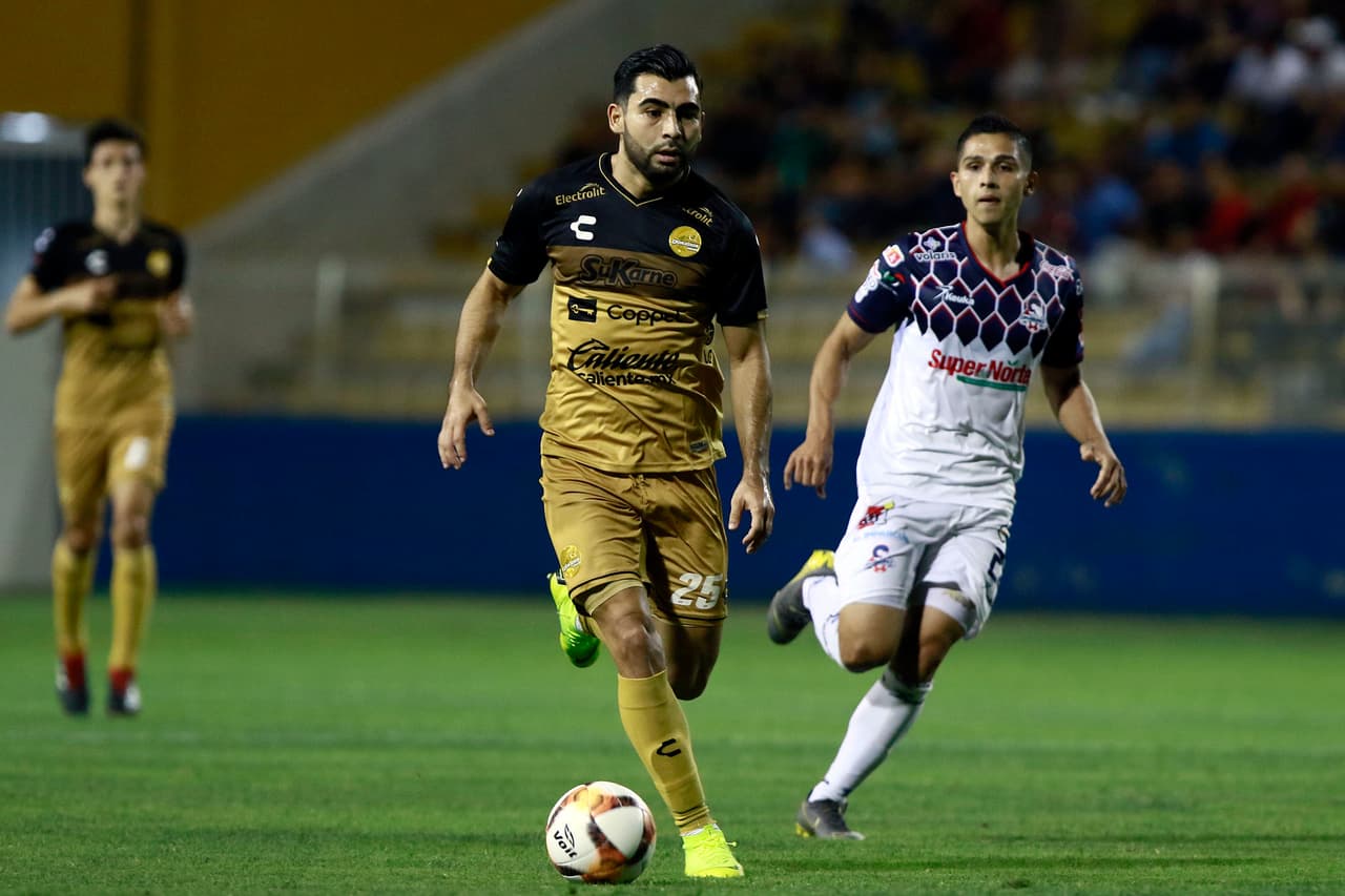 Pero Amaury Escoto tenía otros planes y en un contragolpe empezó a acelarar y a dejar rivales atrás.