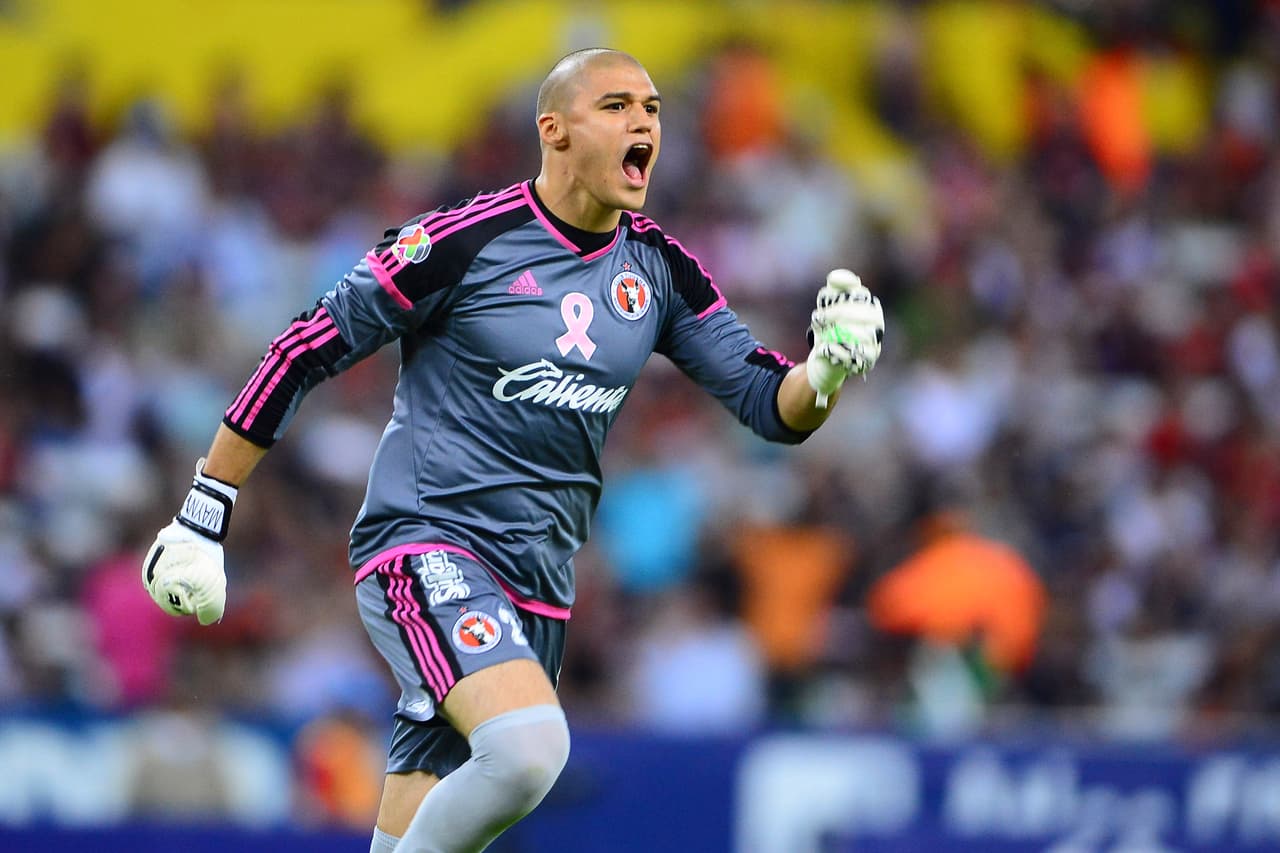 A pesar de que su equipo cayó ante el Puebla 2-1, el arquero Manuel Lajud fue el mejor arquero del Univision Deportes Fantasy, sus atajadas impidieron que el marcador fuera más abundante, logrando sumar 8 puntos en la Jornada 16.