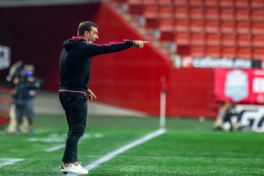 El conjunto de Tijuana se quedó sin posibilidades de seguir compitiendo en el Guard1anes 2020. | Víctor Guzmán (36’) y Roberto de la Rosa (73’) sellaron el triunfo para los de Pezzolano. Tijuana se enfrentará a Querétaro y Pachuca se medirá a Necaxa en la última jornada de la competición.