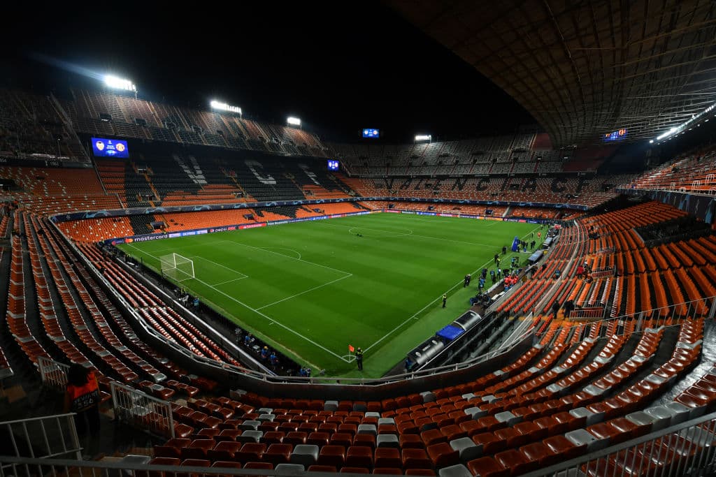 Una imagen panorámica de la casa del Valencia CF, un estadio que se inauguró en 1923, aunque claro, ha tenido sus remodelaciones y ampliaciones.
