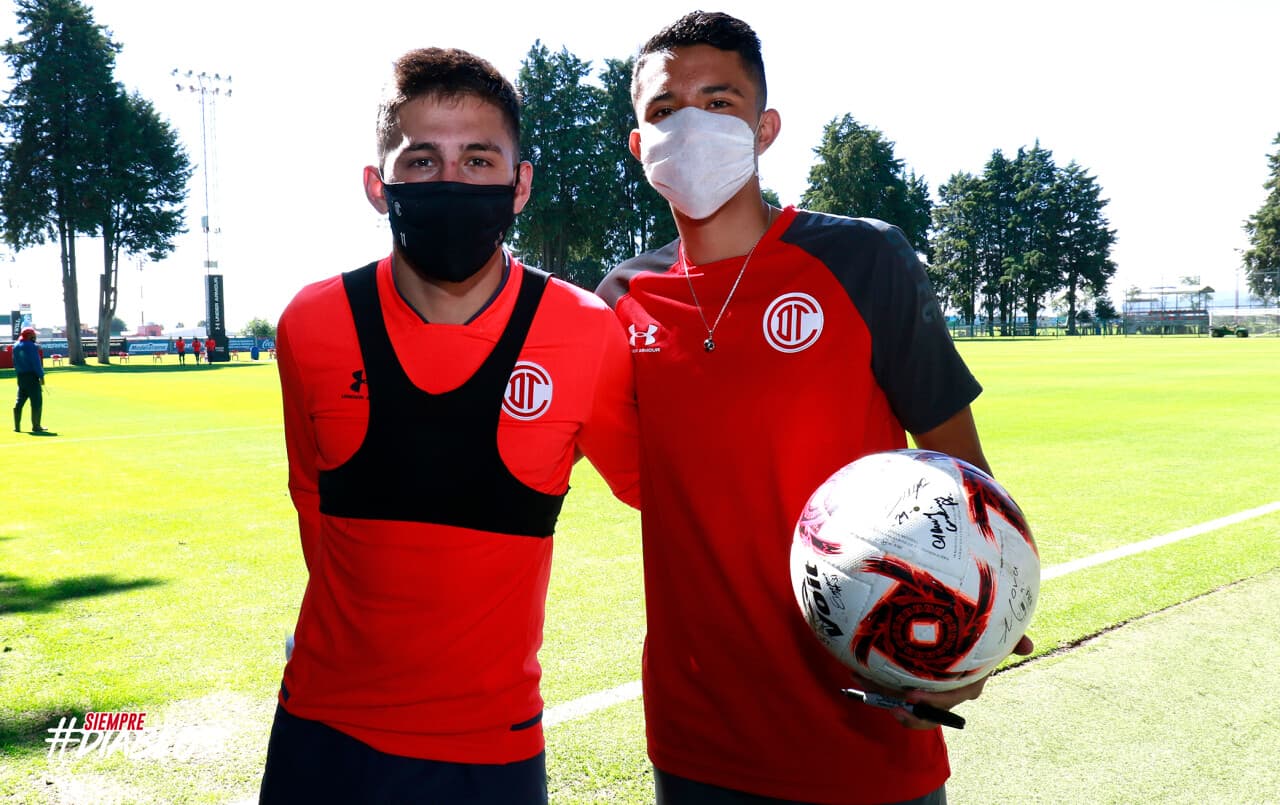 Toluca reconoce a balonero por ‘participar’ gol de la victoria