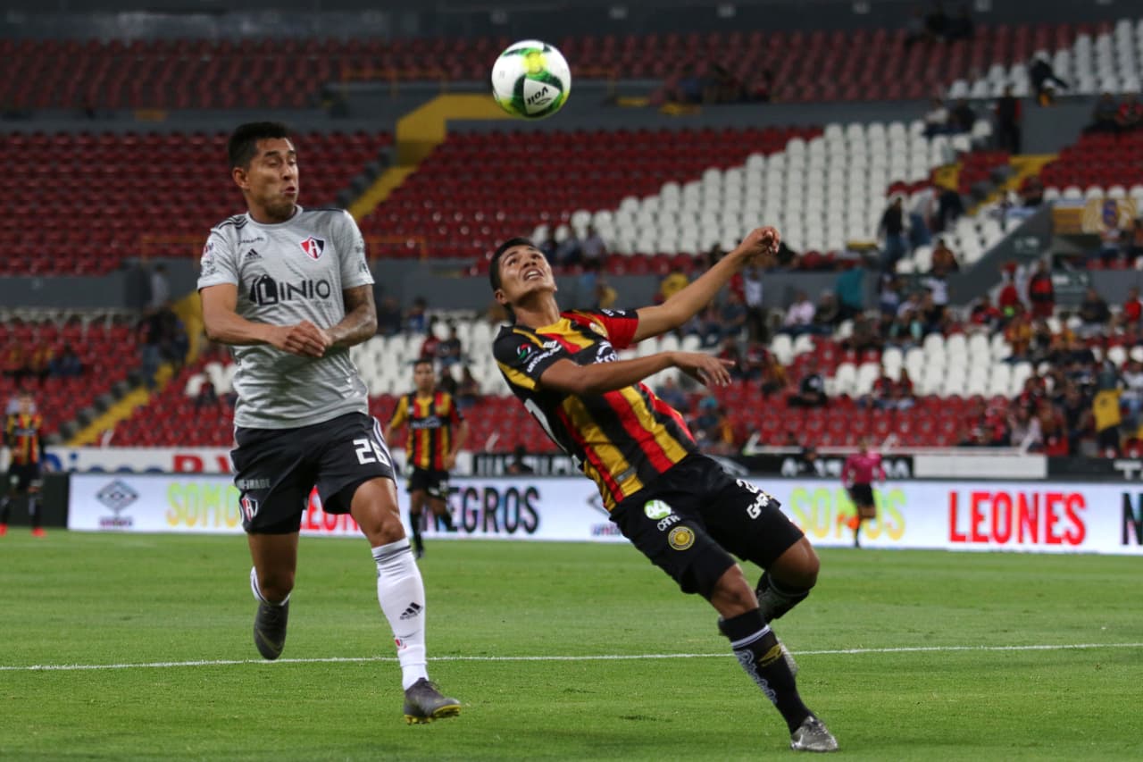 Y cuando parecía que se iban a ir en desventaja los Zorros al descanso, se dio un centro quemante que derivó en el empate.