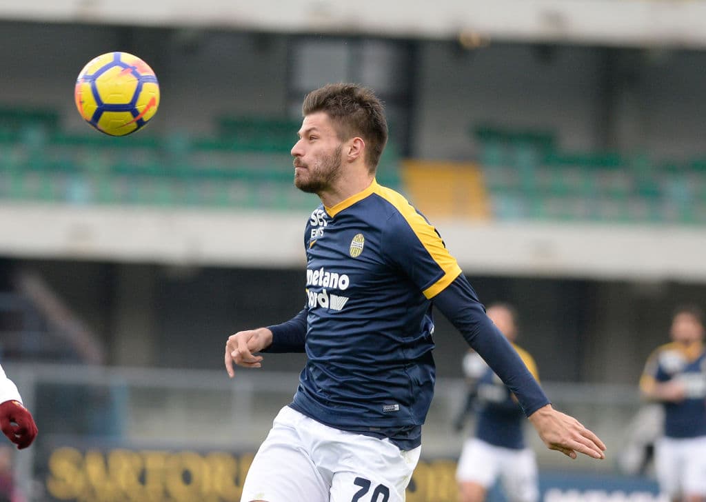 Comenzó su carrera como profesional en el Calcio Catania, en la temporada 2013-2014 donde solo jugó partidos.