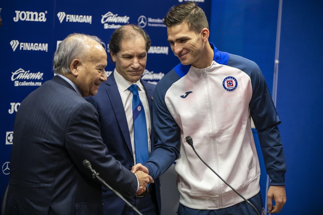 Billy Álvarez hizo la presentación oficial de cara al Torneo Clausura 2020 en las instalaciones de La Noria.