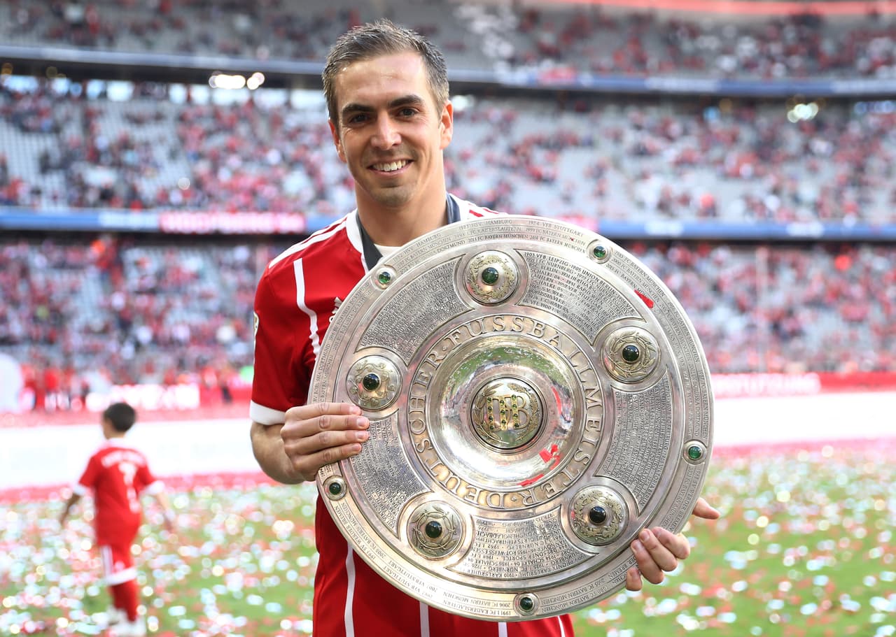 Philipp Lahm fue el capitán de Alemania campeona del mundo en 2014 y de Bayern Munich campeón de Champions en 2013. Su retiro fue alzando el trofeo de ganador de la Bundesliga en 2017.