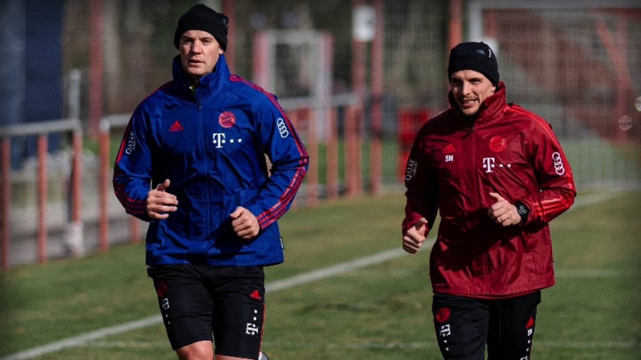 Manuel Neuer vuelve a correr tras su operación de rodilla
