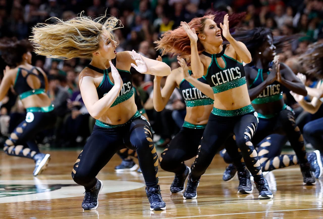 Las porristas de Boston Celtics esperan que con la sensualidad de sus bailes y su belleza sean una motivación especial para que su equipo por fin derrote a Cleveland Cavaliers en las finales de NBA.