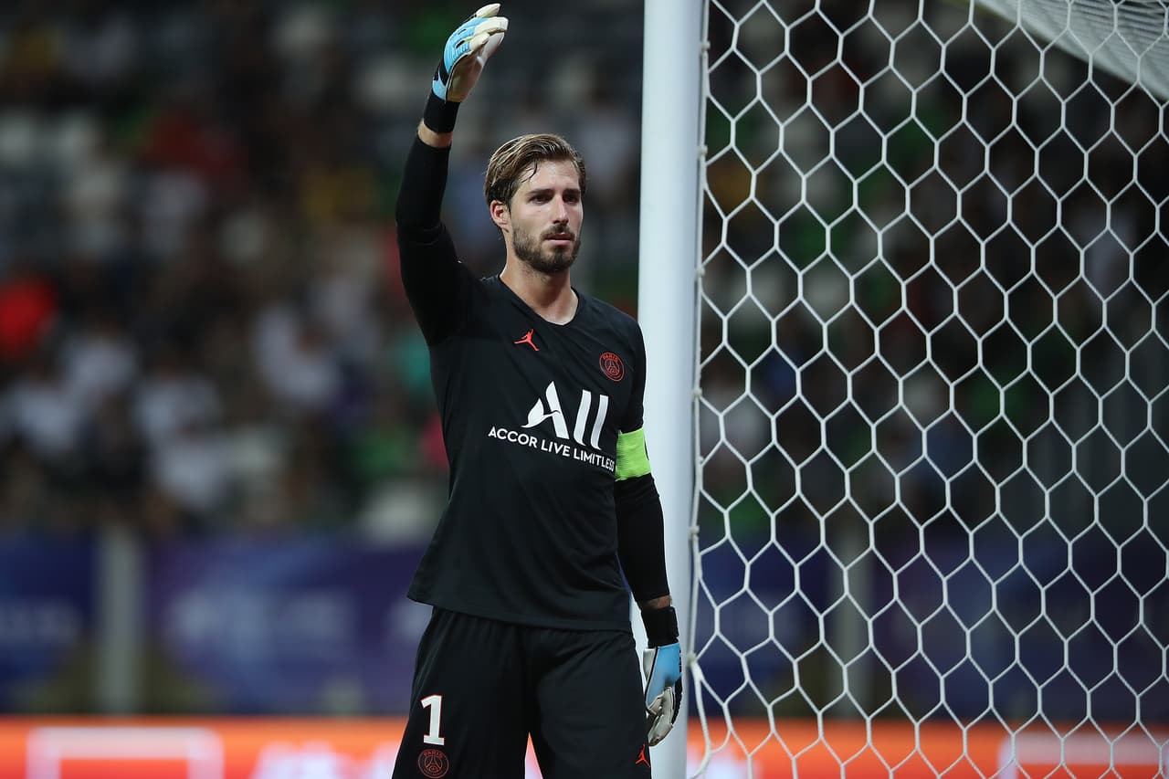 PSG no lo contempló en la pretemporada y así retornó al club donde jugó entre 2012 y 2015 así como la pasada temporada.