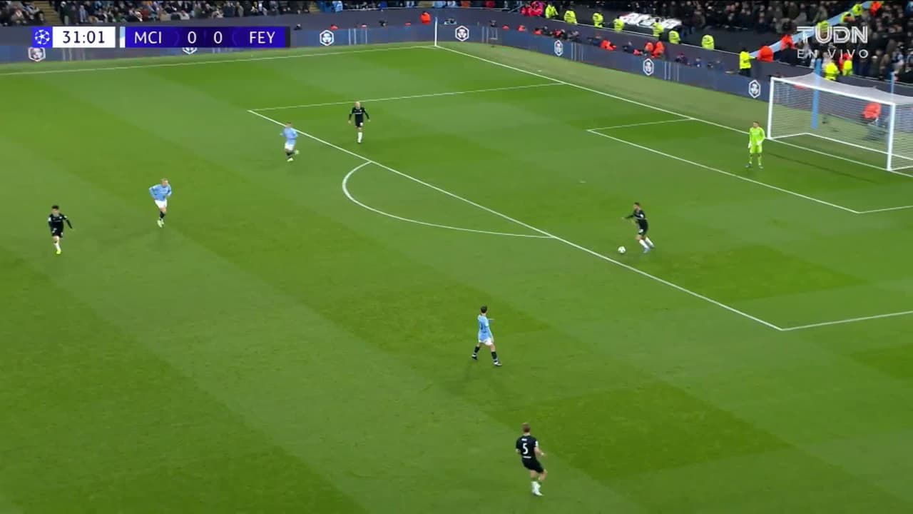 ¡TIRO ATAJADO! disparo por Igor Paixão.