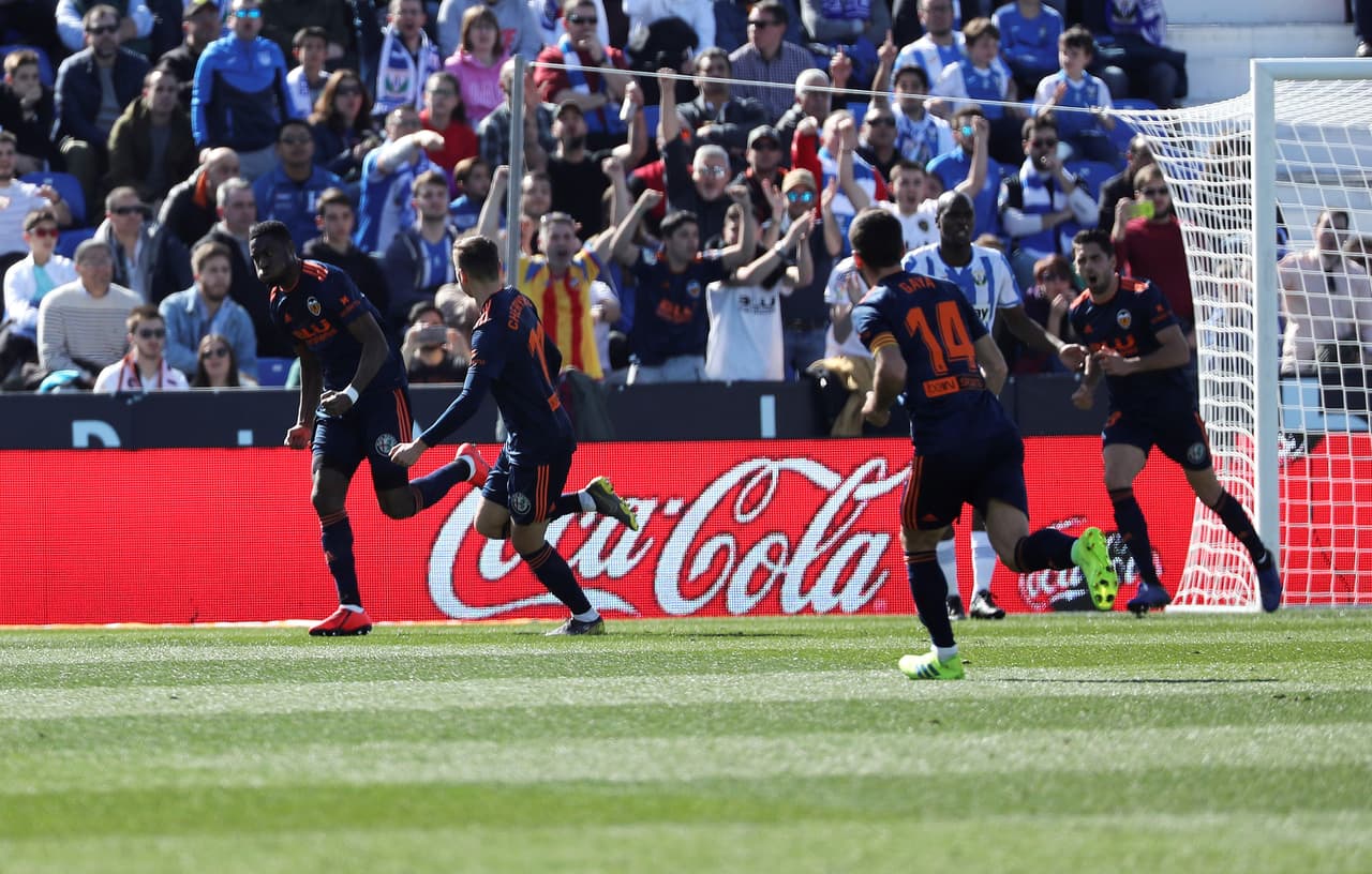 Geoffrrey Kondongbia anotó el gol de Valencia al minuto 22 del primer tiempo tras pase de Carlos Soler.