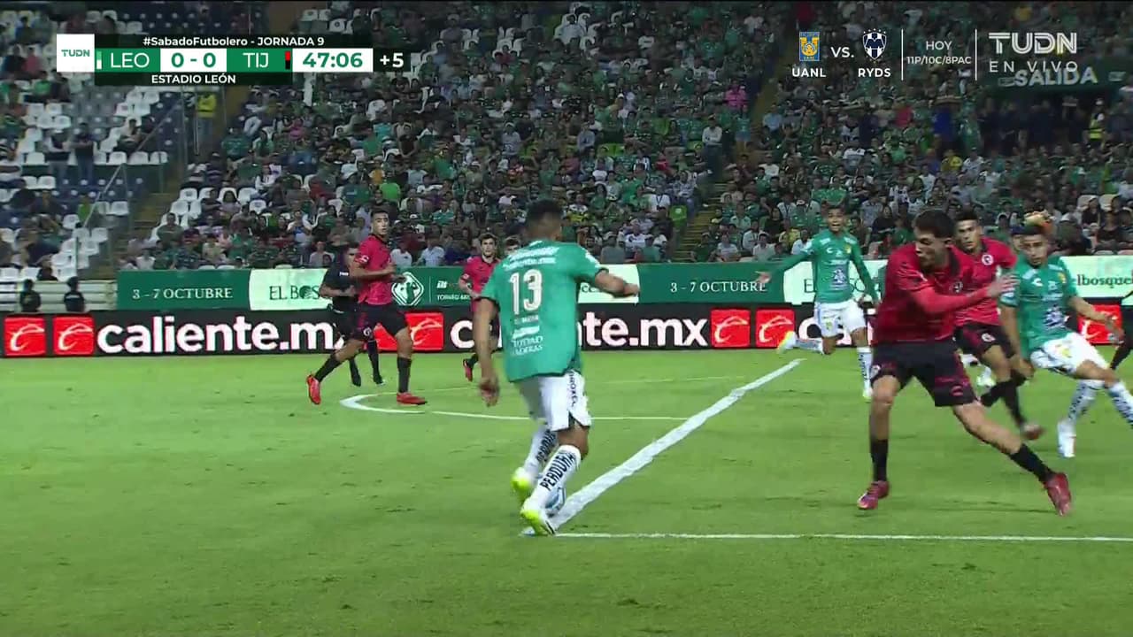 ¡TIRO ATAJADO! disparo por Paúl Bellón.