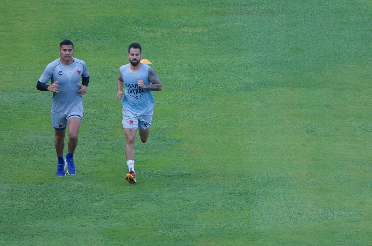 Los Tiburones Rojos de Veracruz trabajan duro en su pretemporada con miras a alejarse del descenso y sobresalir en el Apertura 2019 con la idea de afianzarse en la Liga MX.