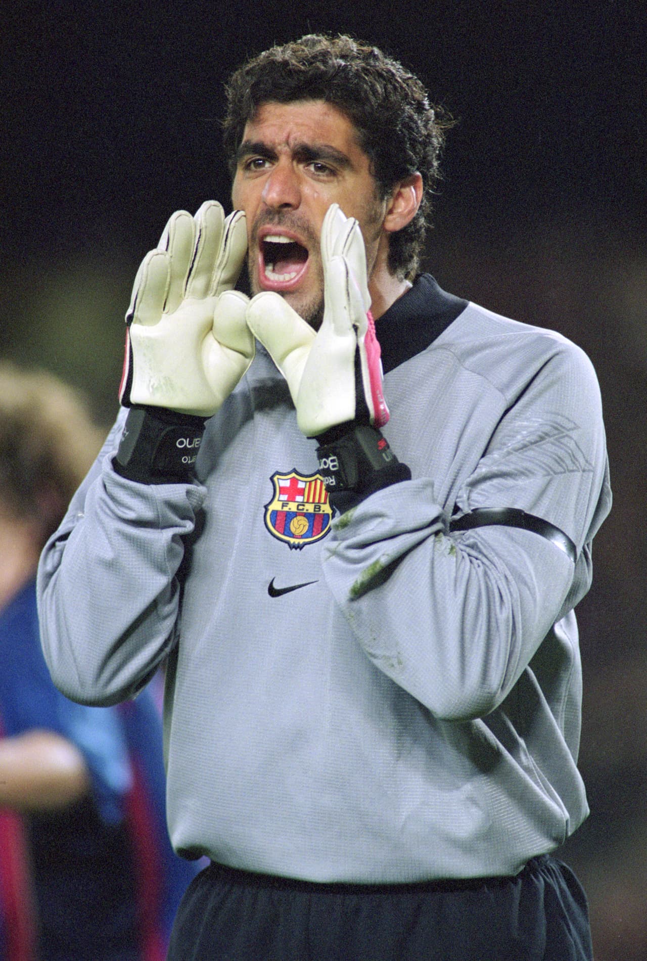 El argentino 
<b>Roberto Bonano </b>fue el portero en aquel partido del 2002 en el que Carles Rexach era el entrenador del Barcelona.