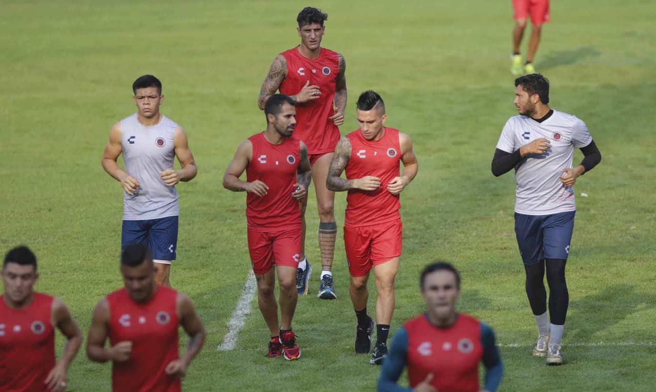 Enrique Meza, ausente del entrenamiento del Veracruz