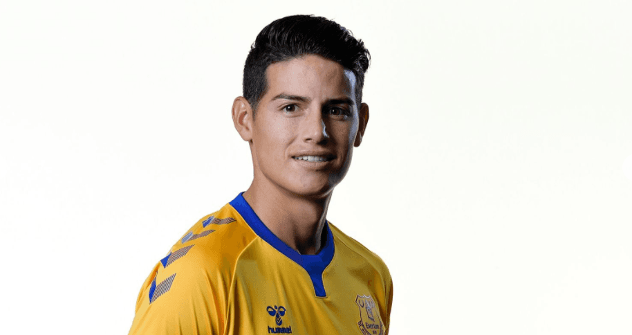 James Rodriguez ha firmado un contrato de dos años con el club con opción a una tercera temporada. Carlo Ancelotti, técnico del Everton, está convencido que será una adición importante al equipo.