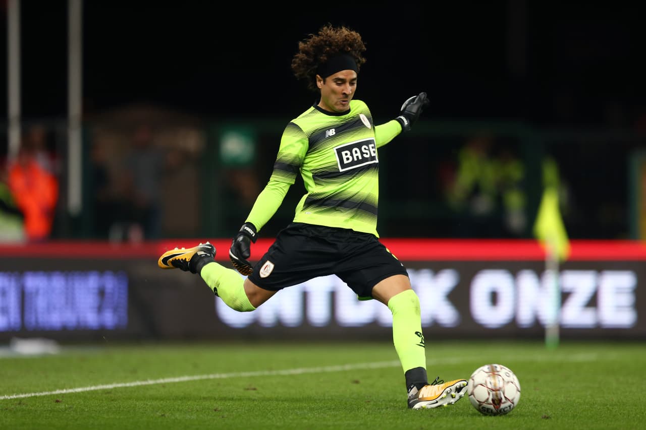 Jupiler Pro League / Standard [0]-4 Zulte Waregem: el portero Guillermo Memo Ochoa fue titular y volvió a perder. En 4 partidos jugados ha recibido 7 goles.